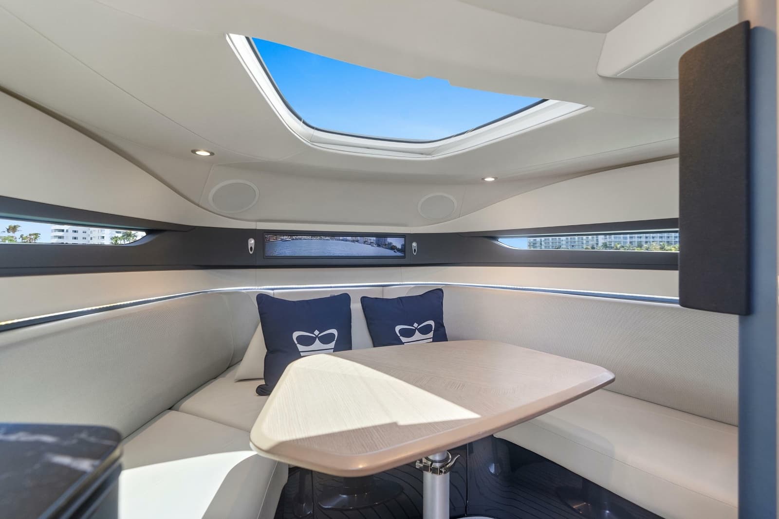 2020 Princess R35 - Photo 22