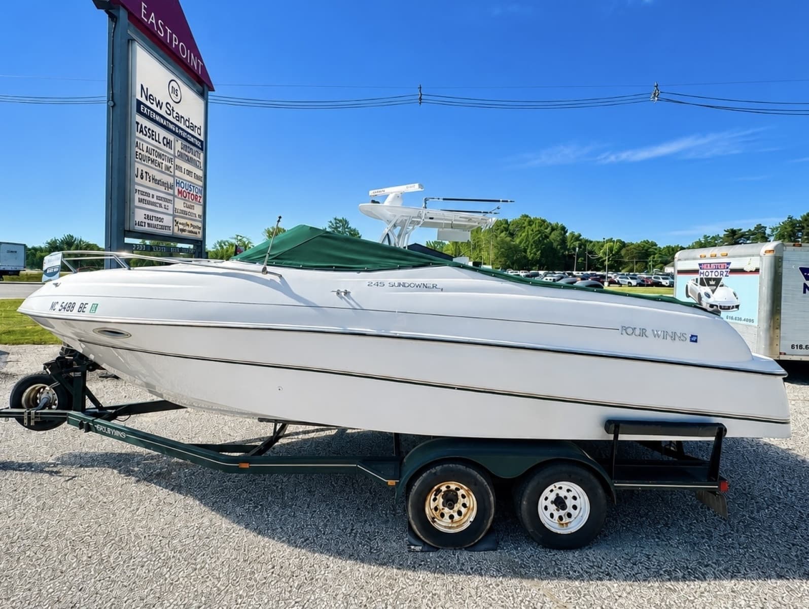 1996 Four Winns 245 SunDowner - Photo 1