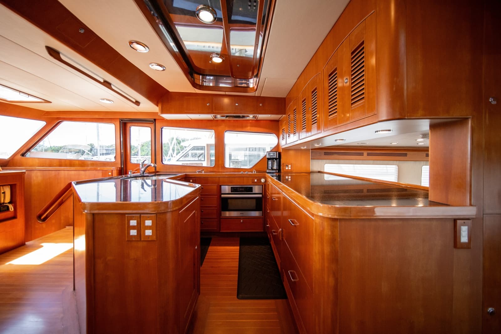 2003 Marlow Explorer 65C - Photo 10