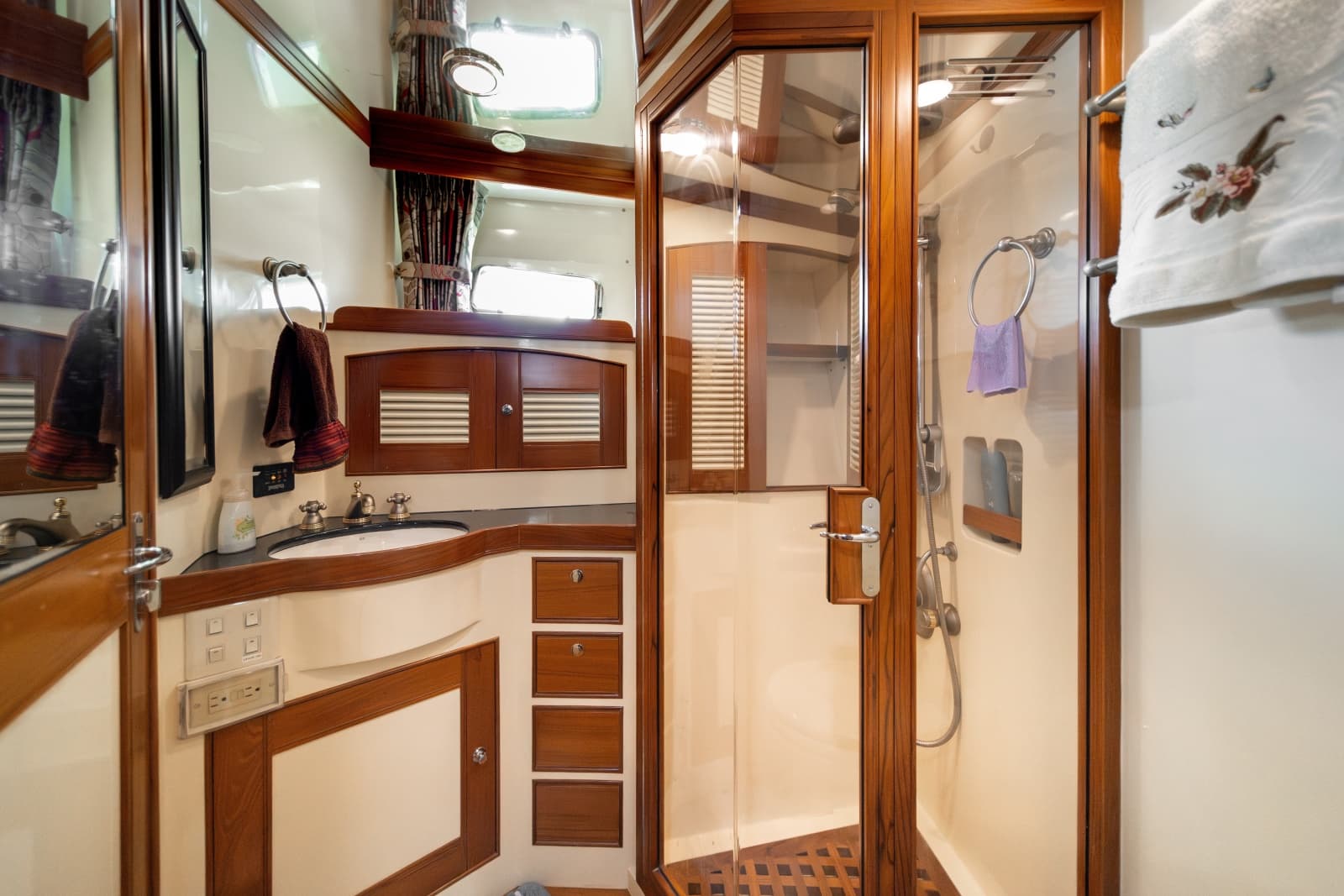 2003 Marlow Explorer 65C - Photo 17