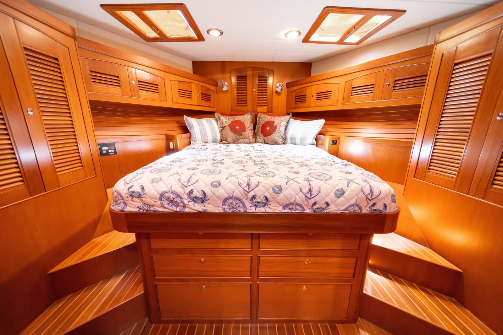 2003 Marlow Explorer 65C - Photo 14