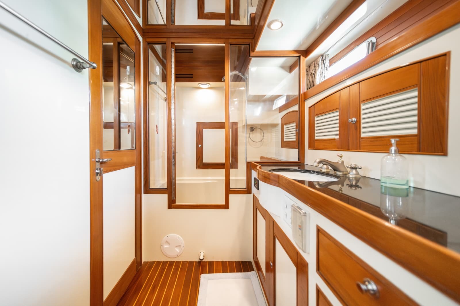 2003 Marlow Explorer 65C - Photo 25