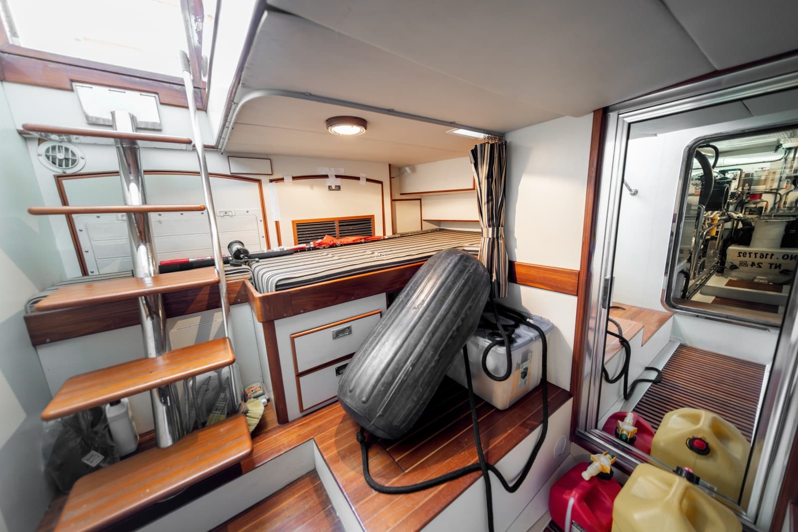 2003 Marlow Explorer 65C - Photo 39