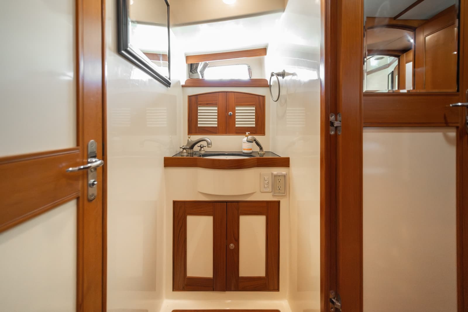 2003 Marlow Explorer 65C - Photo 20