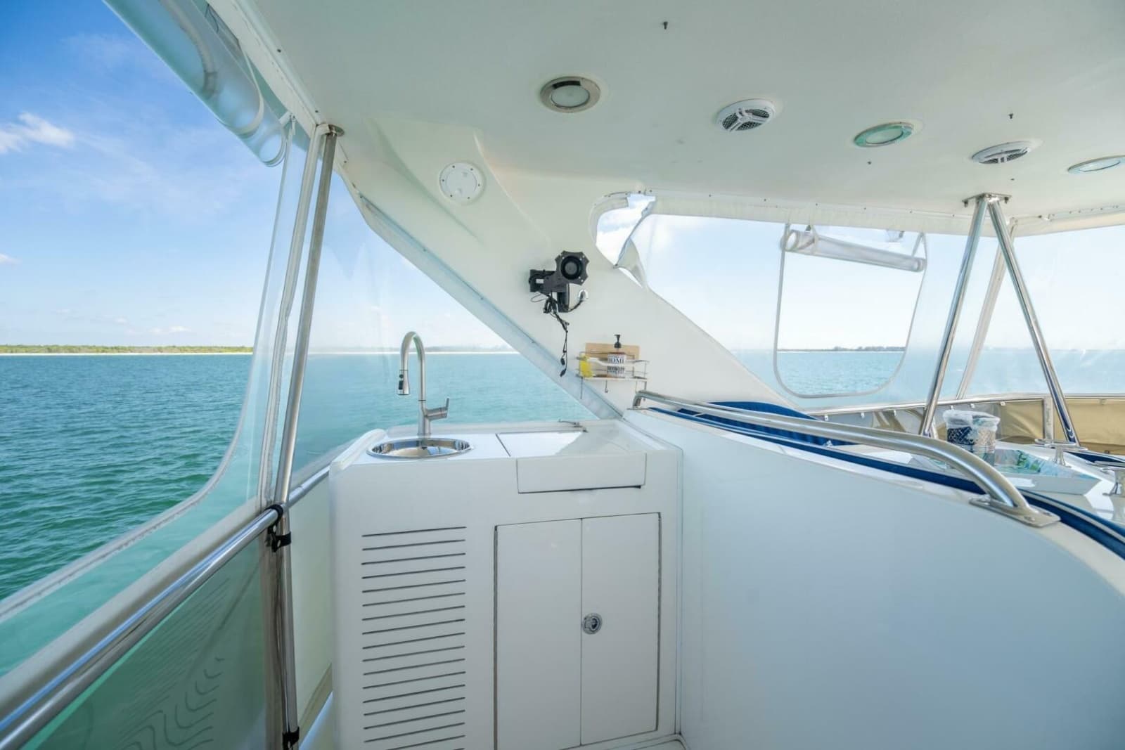 2007 Ocean Alexander 52 Sedan - Photo 14