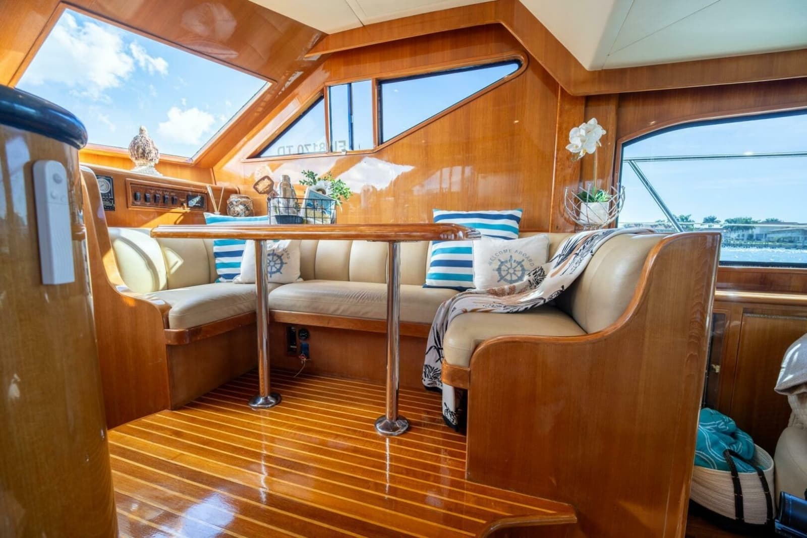 2007 Ocean Alexander 52 Sedan - Photo 19