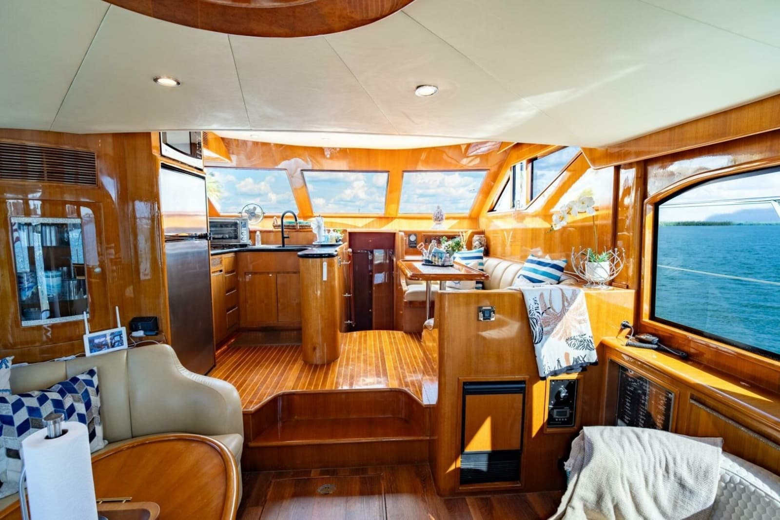2007 Ocean Alexander 52 Sedan - Photo 18