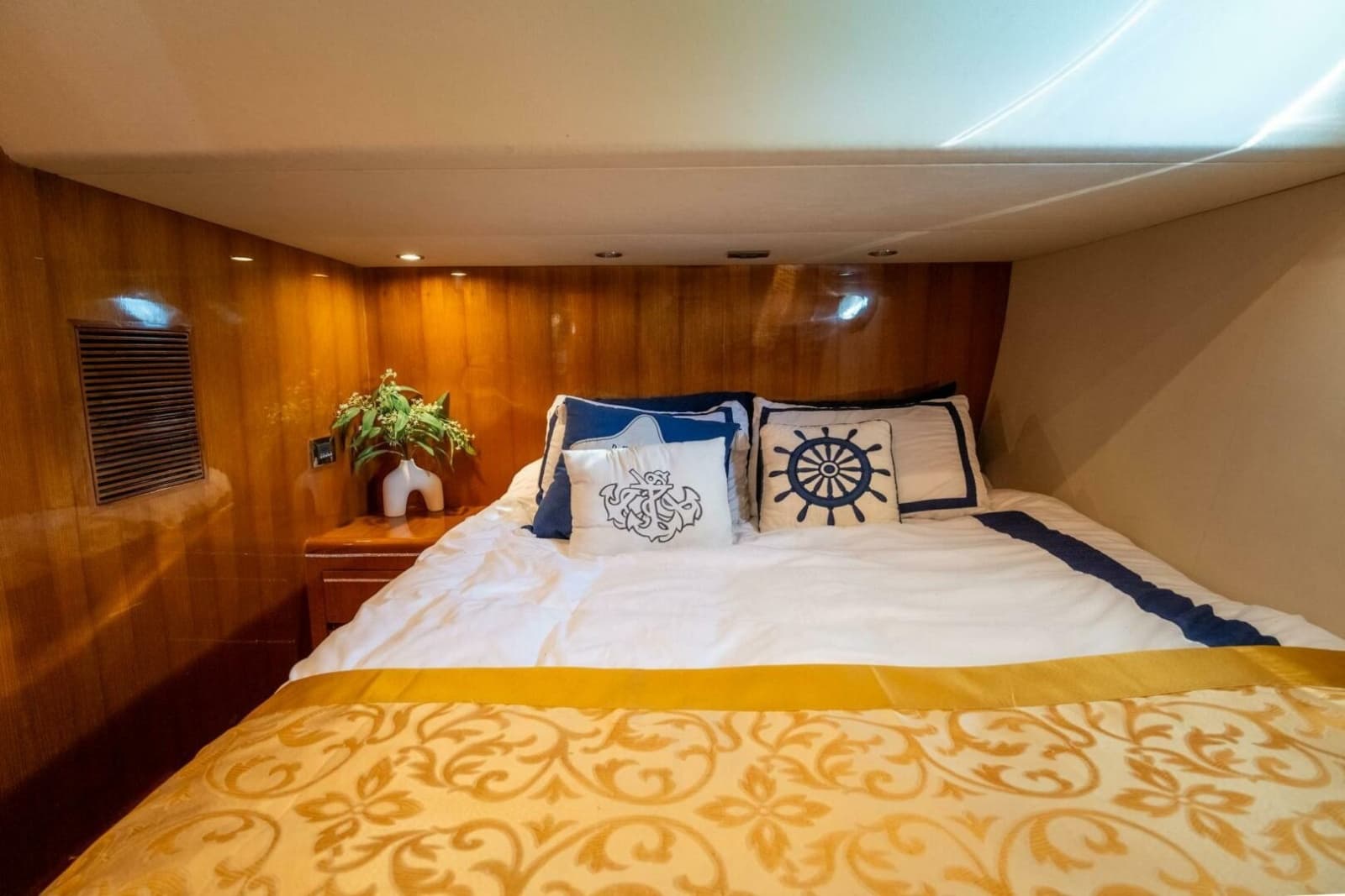 2007 Ocean Alexander 52 Sedan - Photo 26