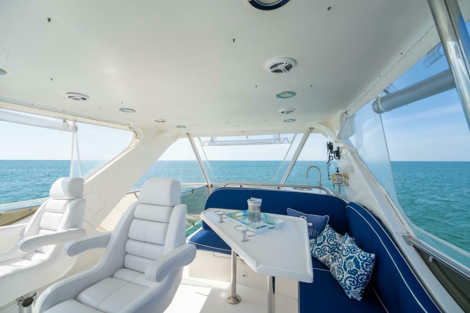 2007 Ocean Alexander 52 Sedan - Photo 13