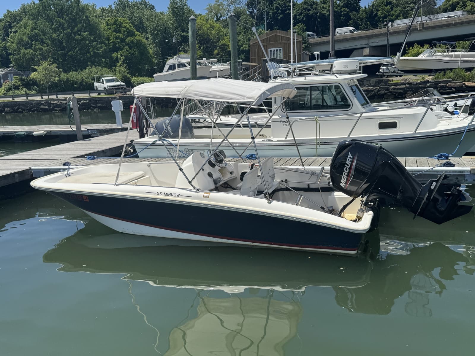2011 Boston Whaler  - Photo 2