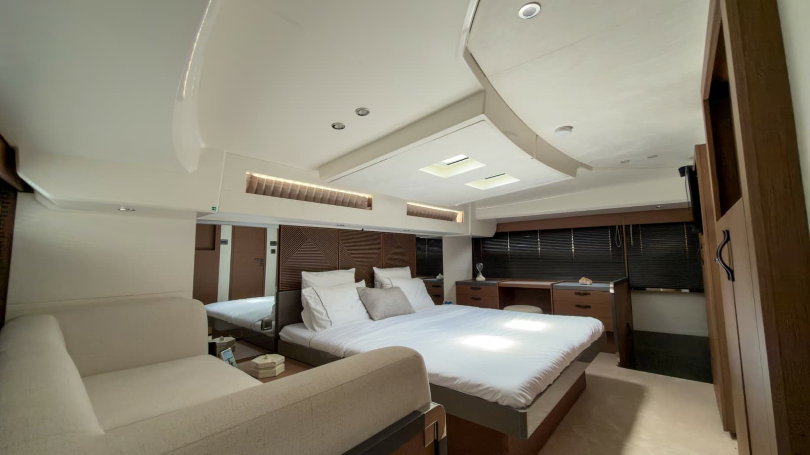 2025 Prestige M48 - Photo 22