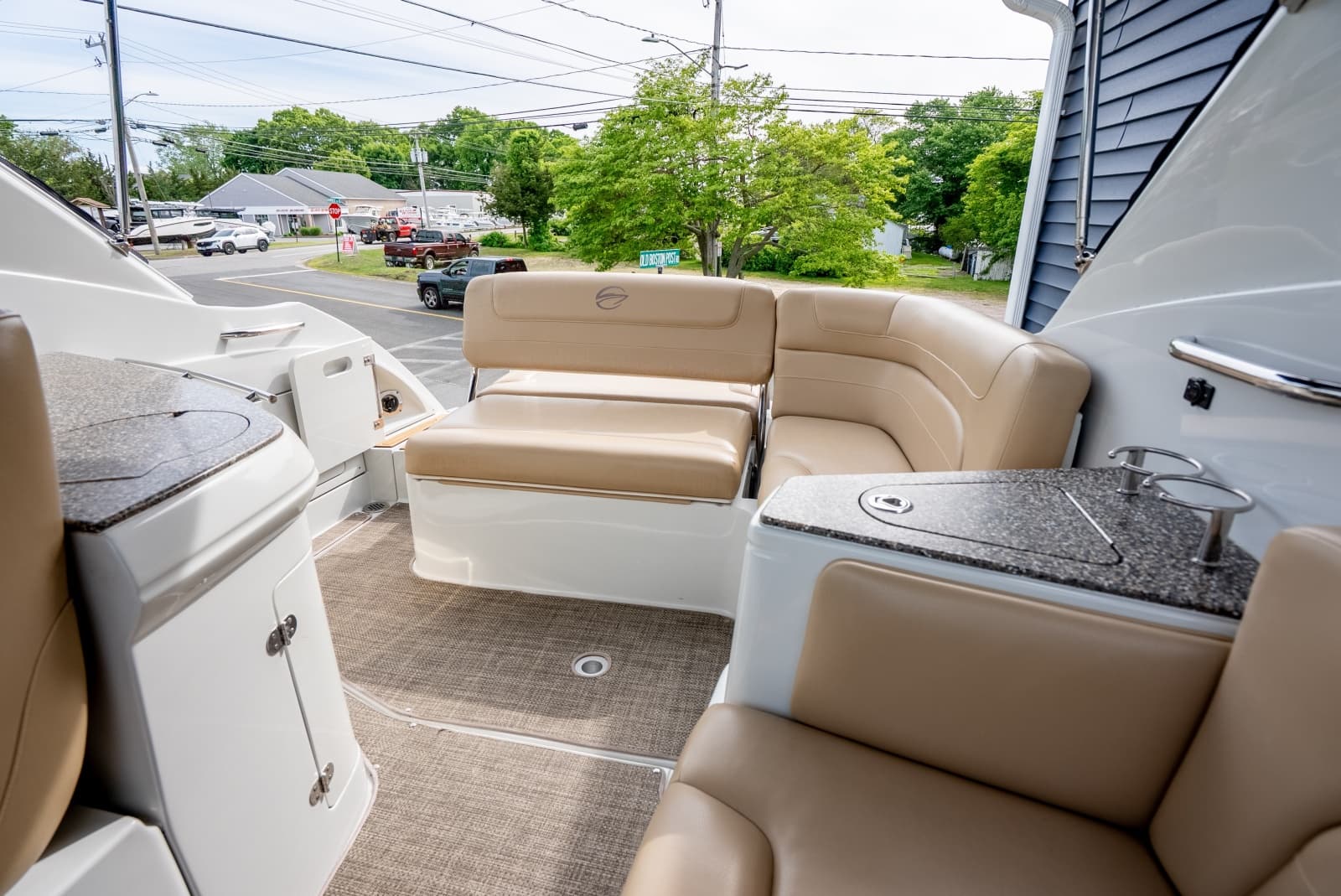 2016 Crownline 294 CR - Photo 9
