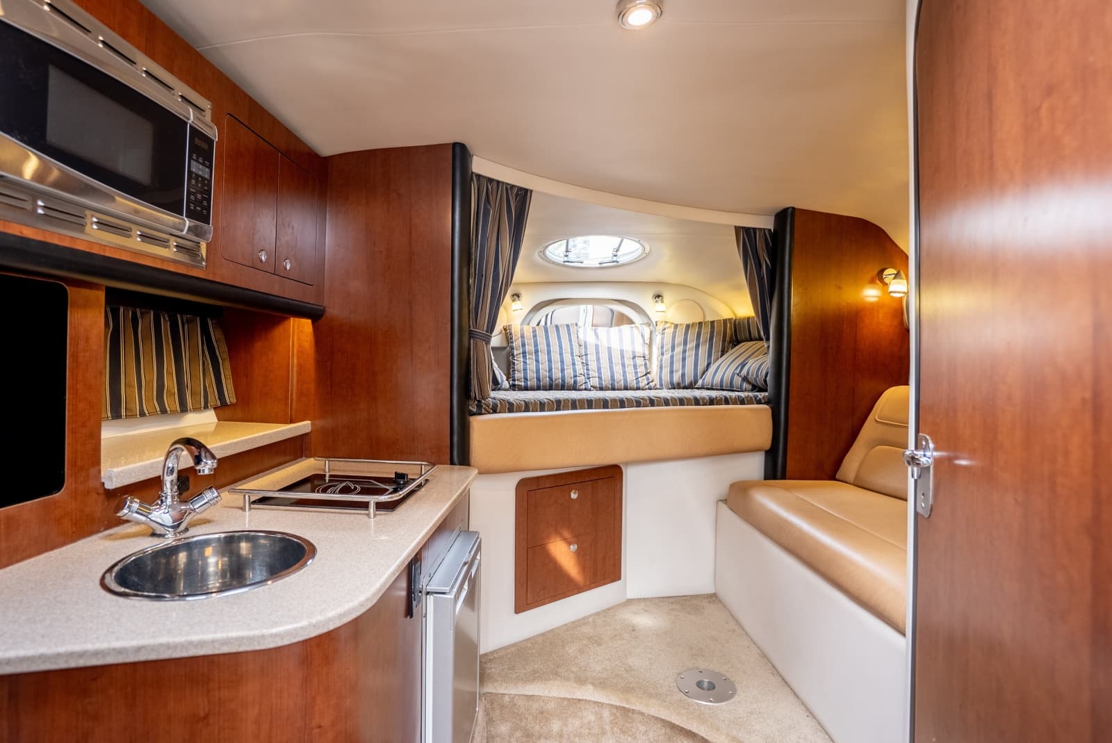 2016 Crownline 294 CR - Photo 18