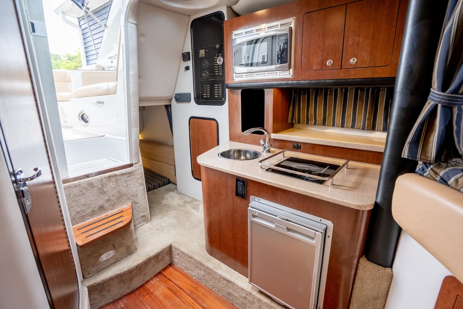 2016 Crownline 294 CR - Photo 16