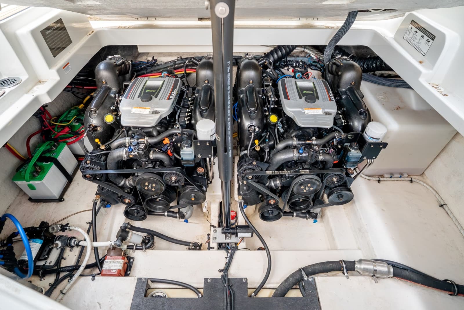 2016 Crownline 294 CR - Photo 23
