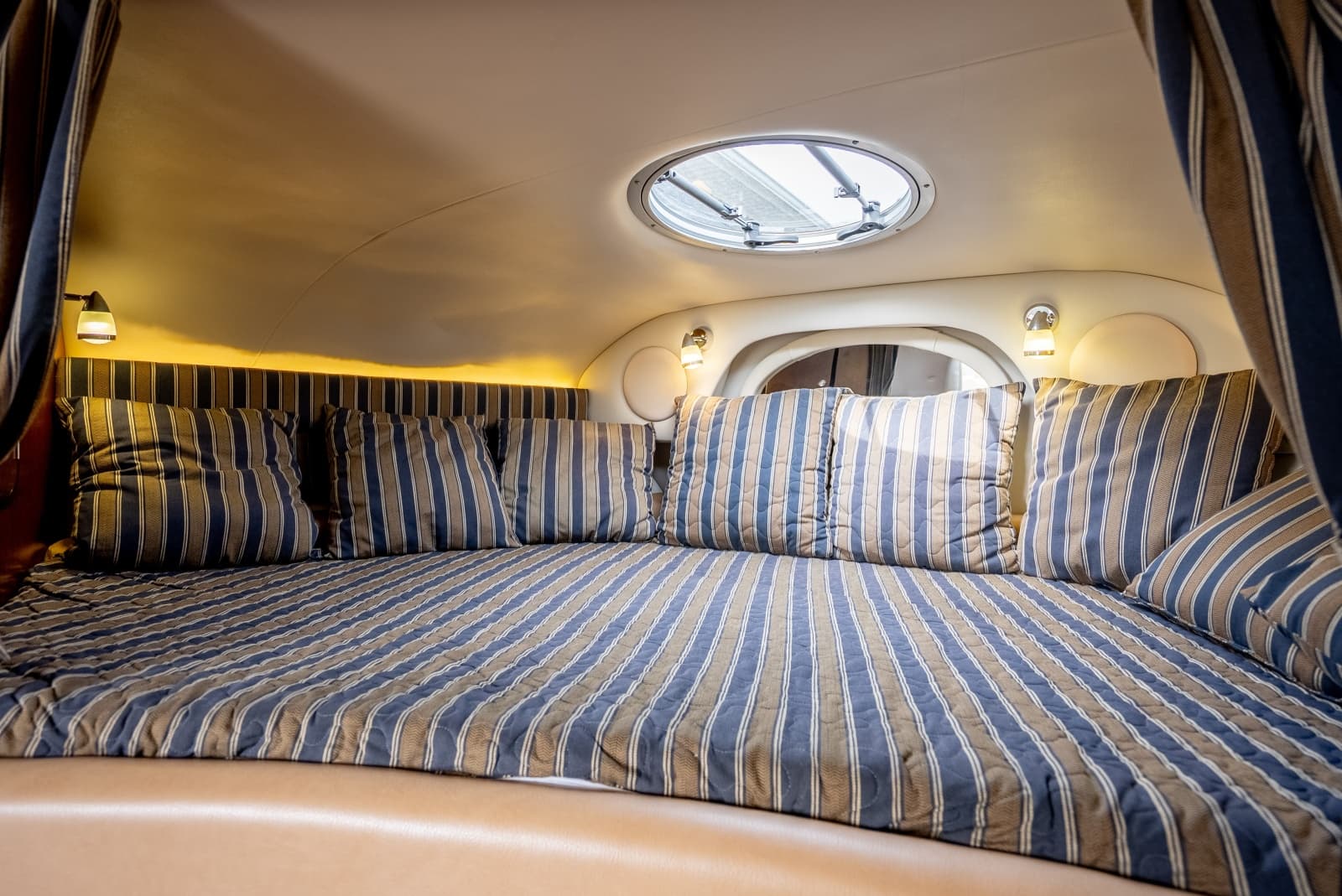2016 Crownline 294 CR - Photo 19