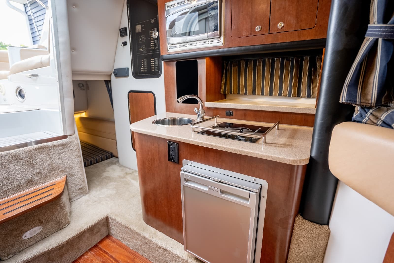 2016 Crownline 294 CR - Photo 17