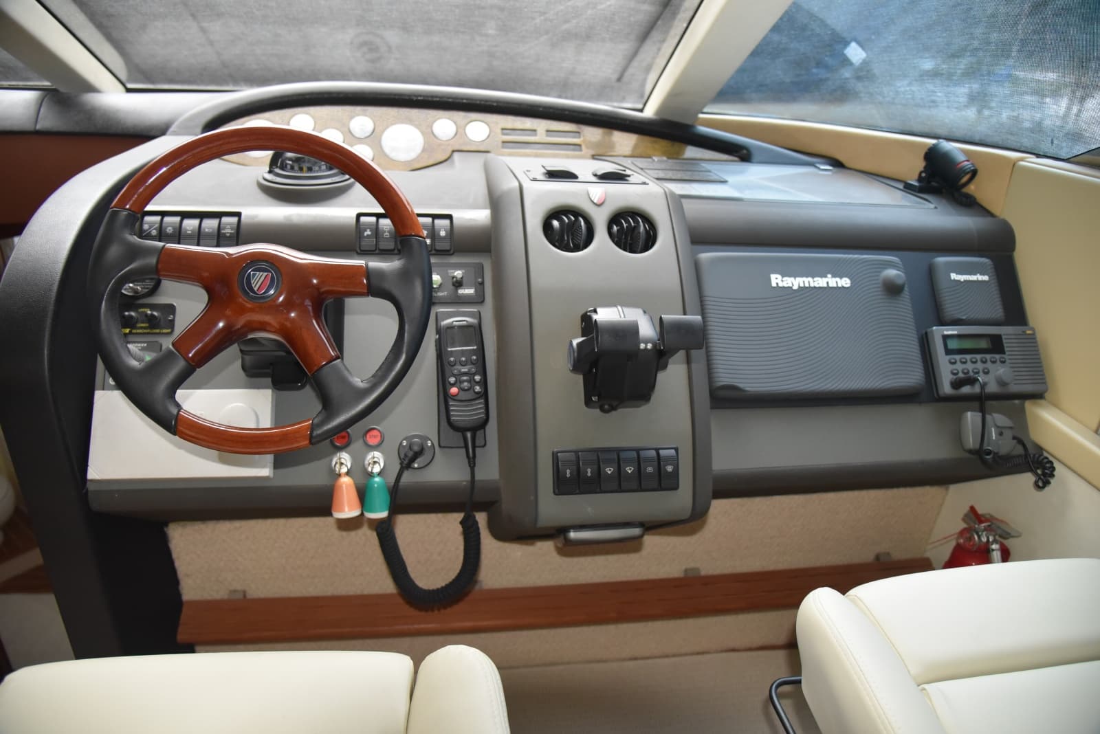 2002 Fairline Squadron 58 - Photo 31