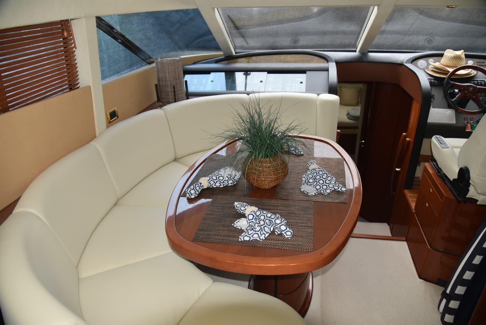 2002 Fairline Squadron 58 - Photo 21