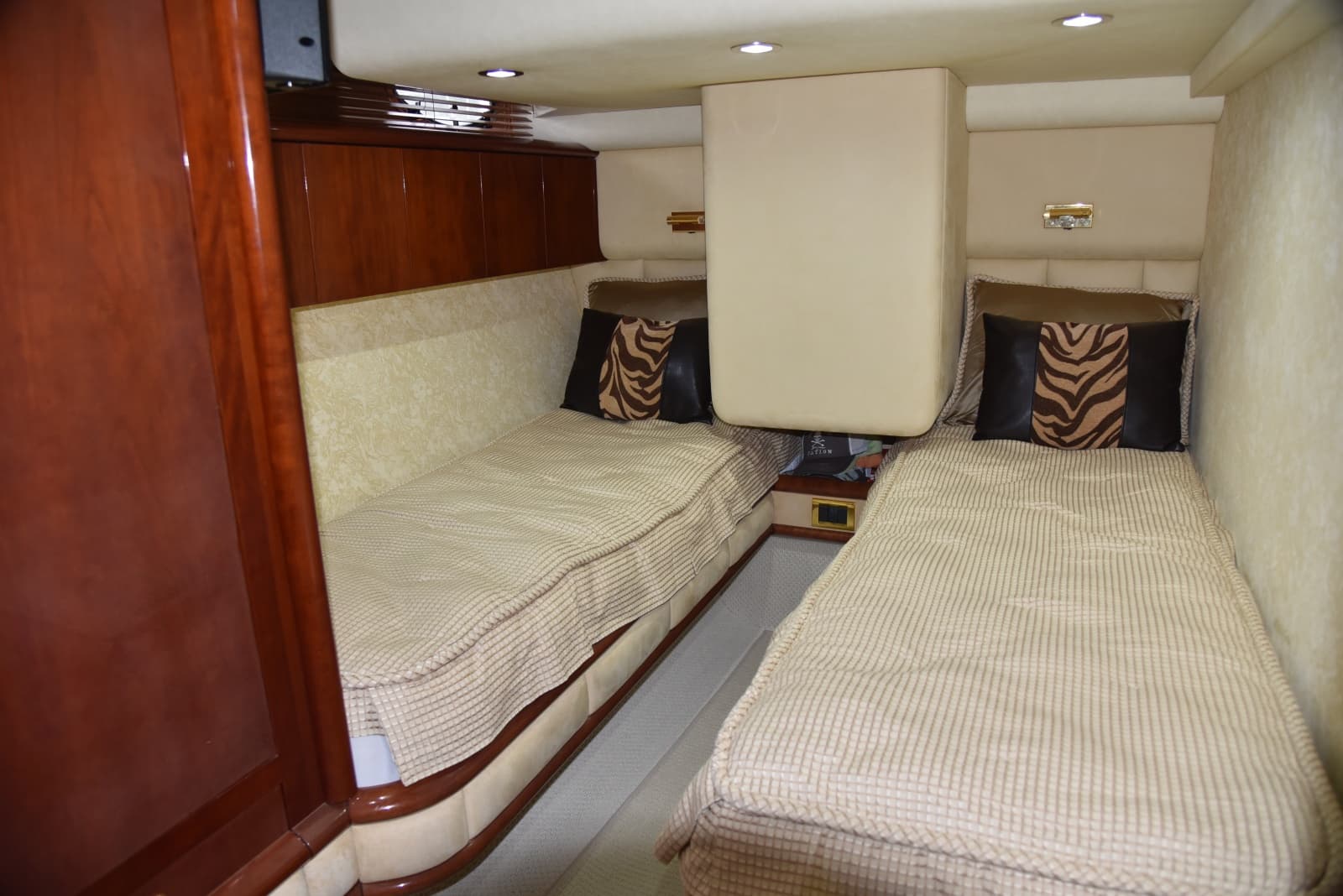 2002 Fairline Squadron 58 - Photo 37