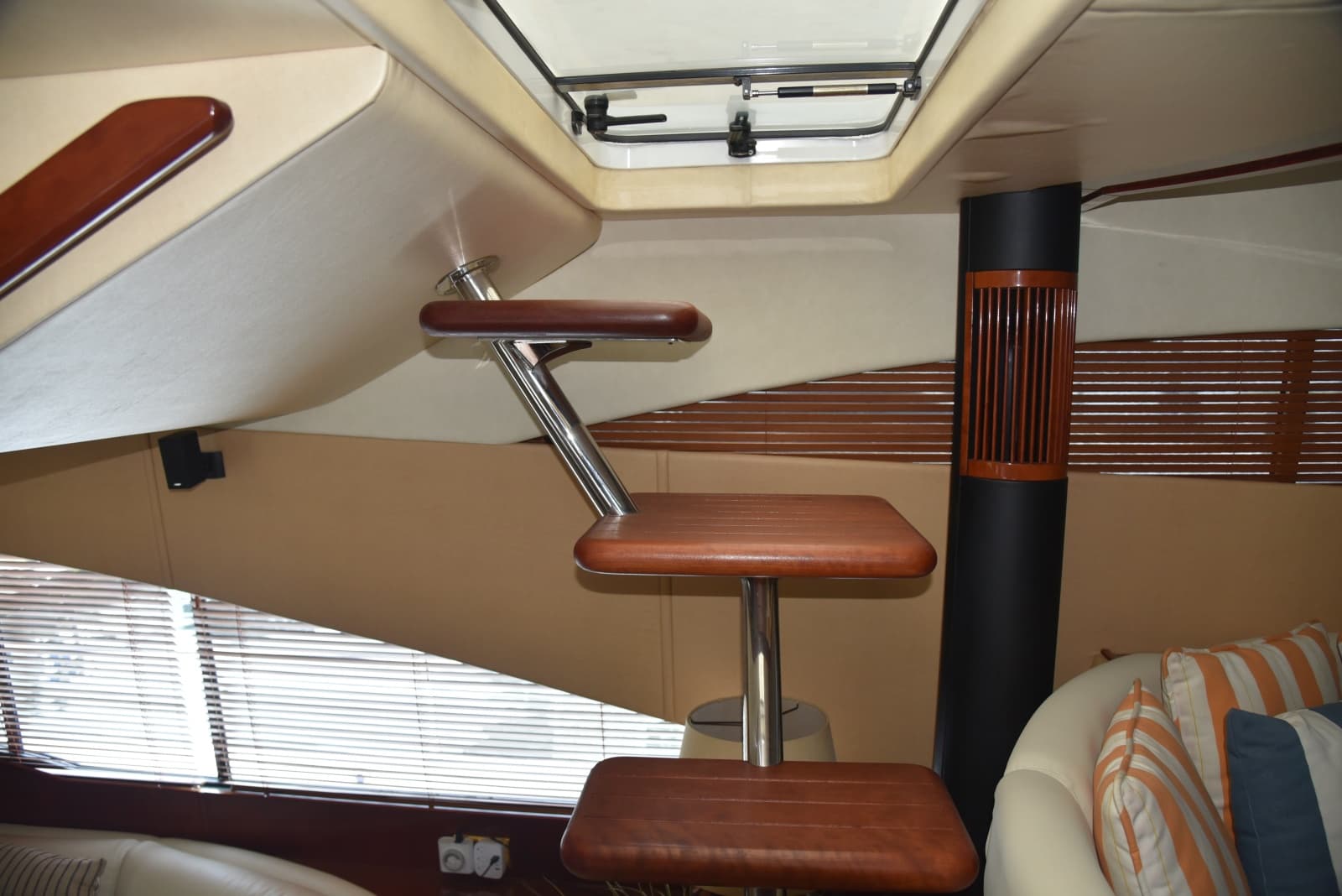 2002 Fairline Squadron 58 - Photo 32