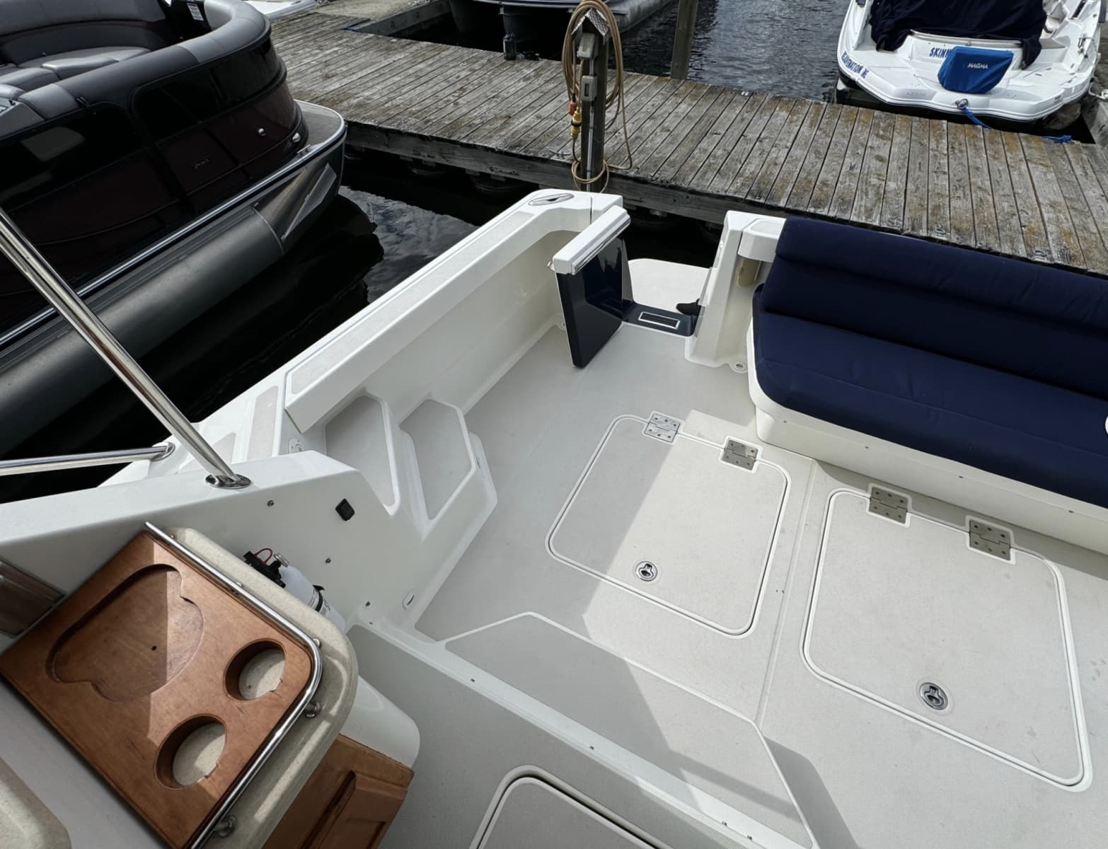 2008 Back Cove 33 - Photo 8