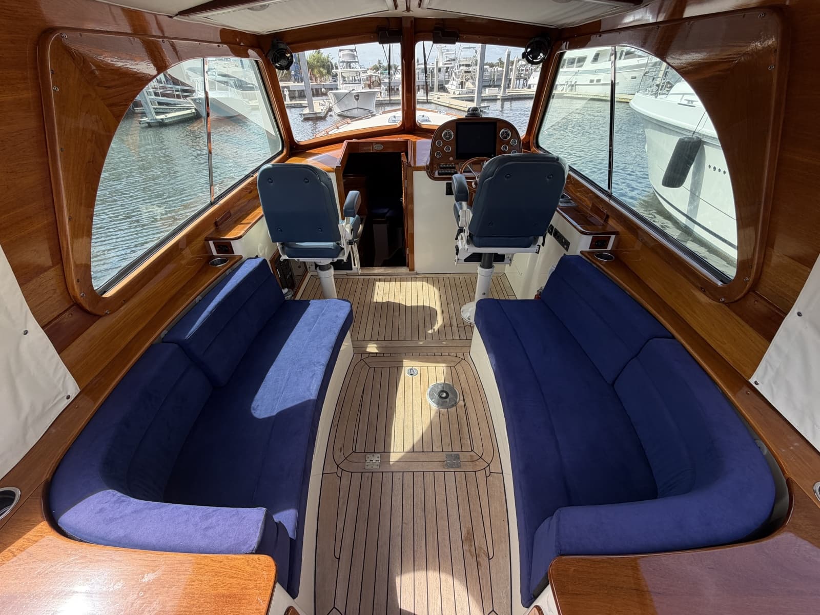 2009 Hinckley Picnic Boat 37 MKIII - Photo 31