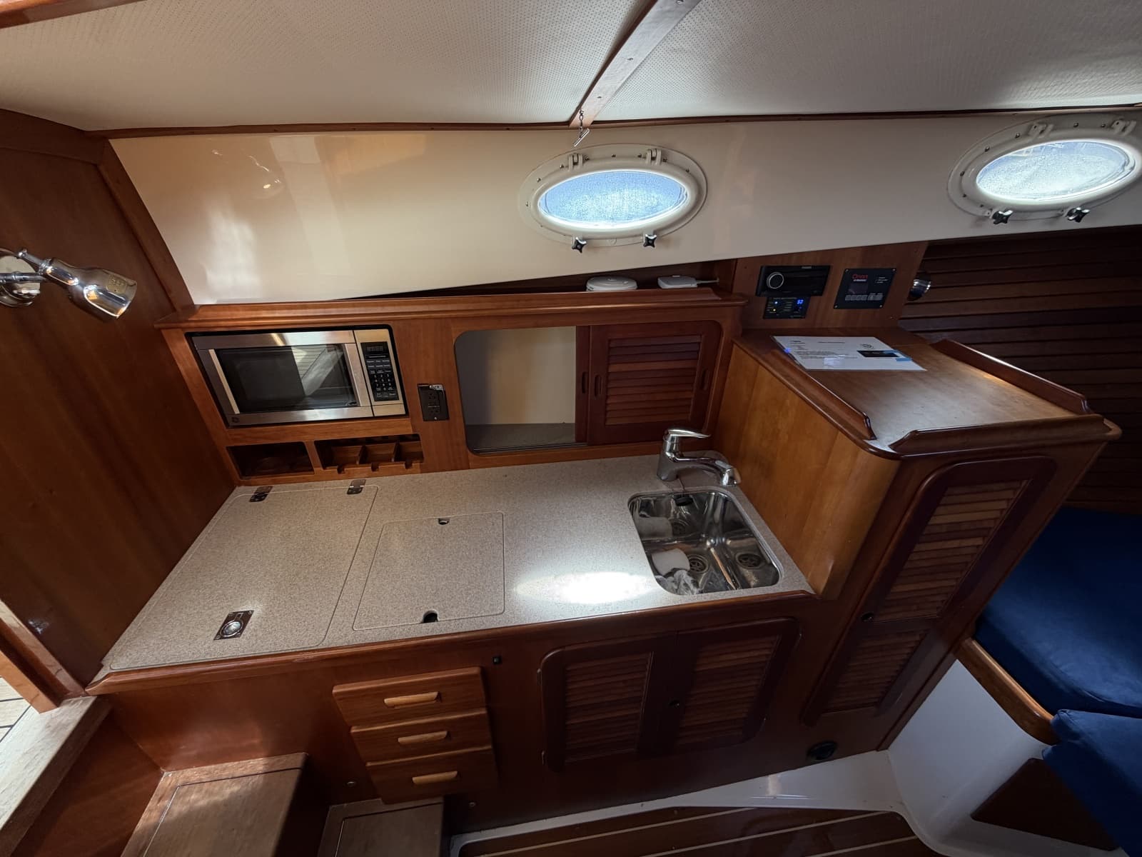 2009 Hinckley Picnic Boat 37 MKIII - Photo 21