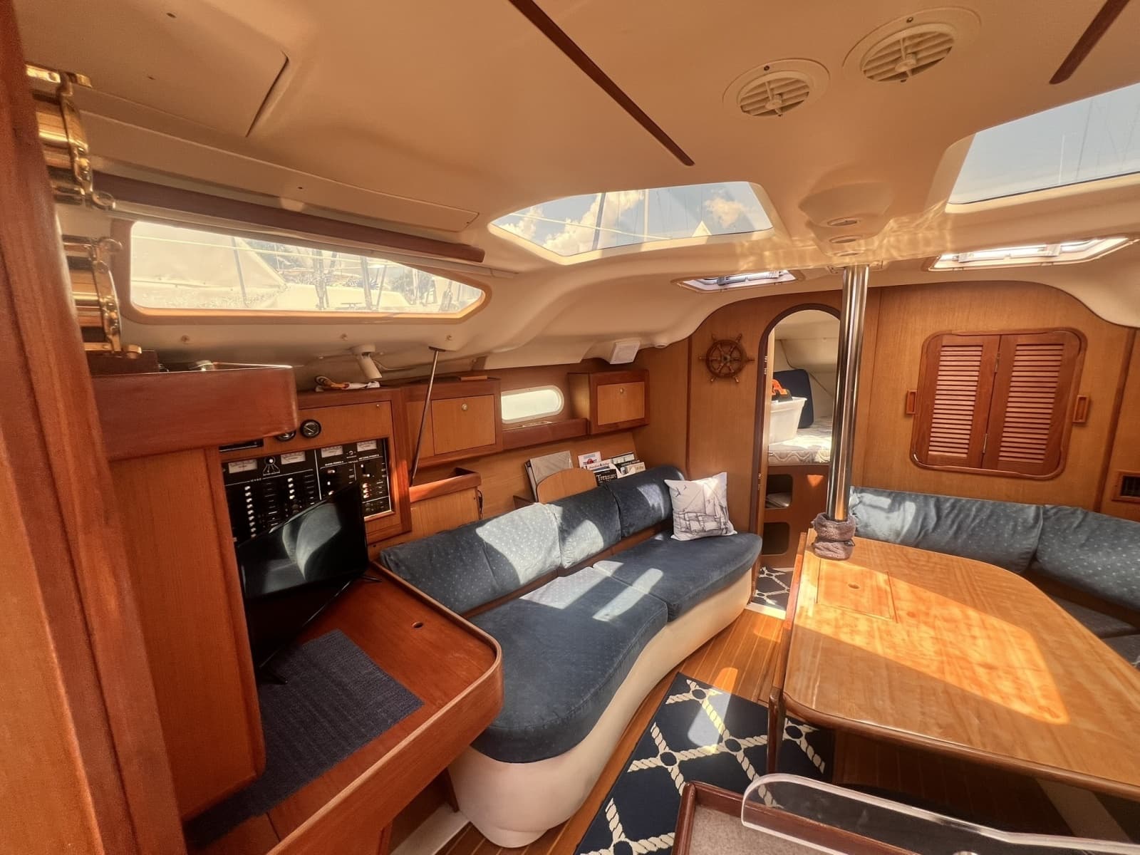 1999 Hunter 380 - Photo 36