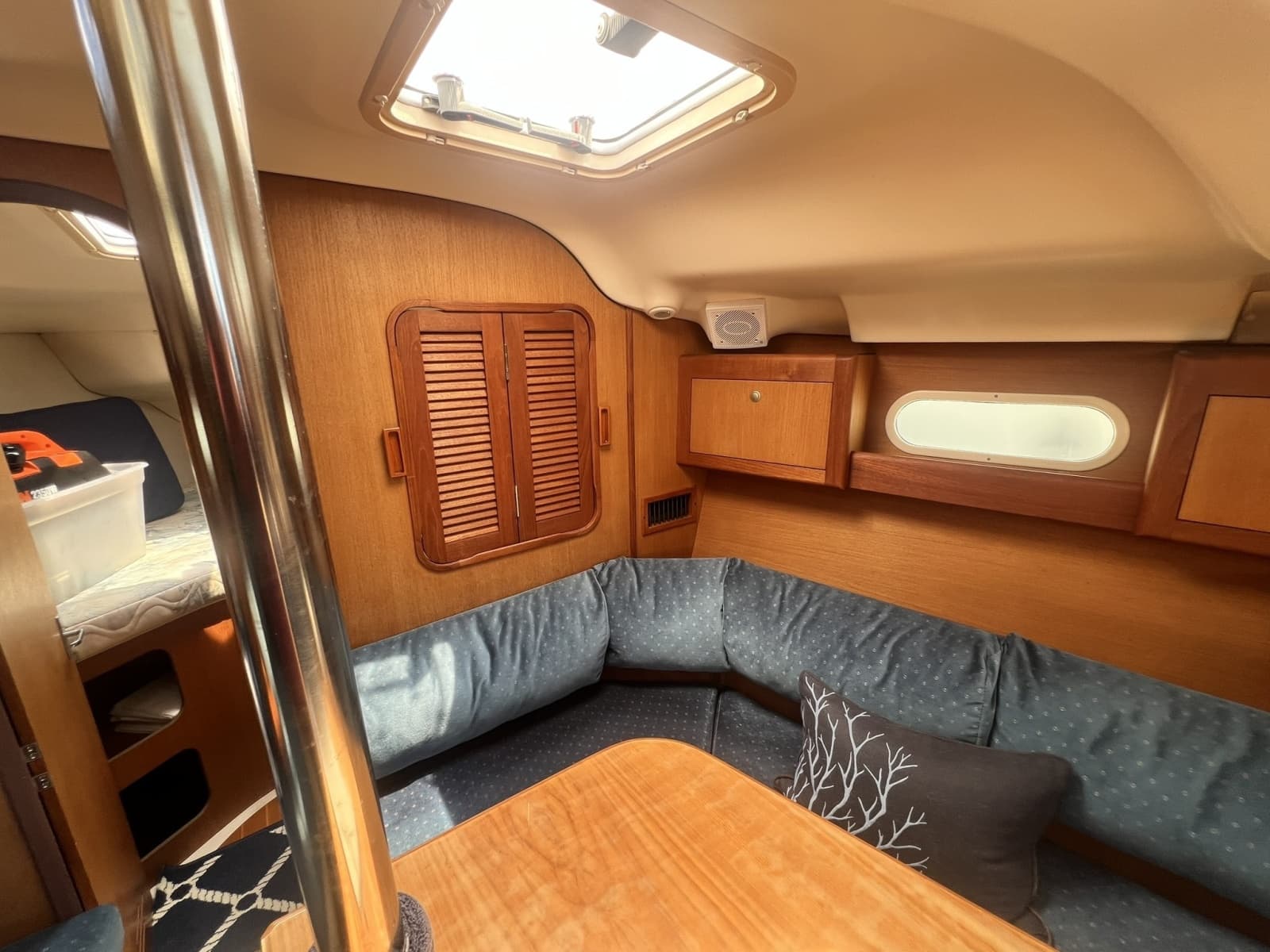 1999 Hunter 380 - Photo 38