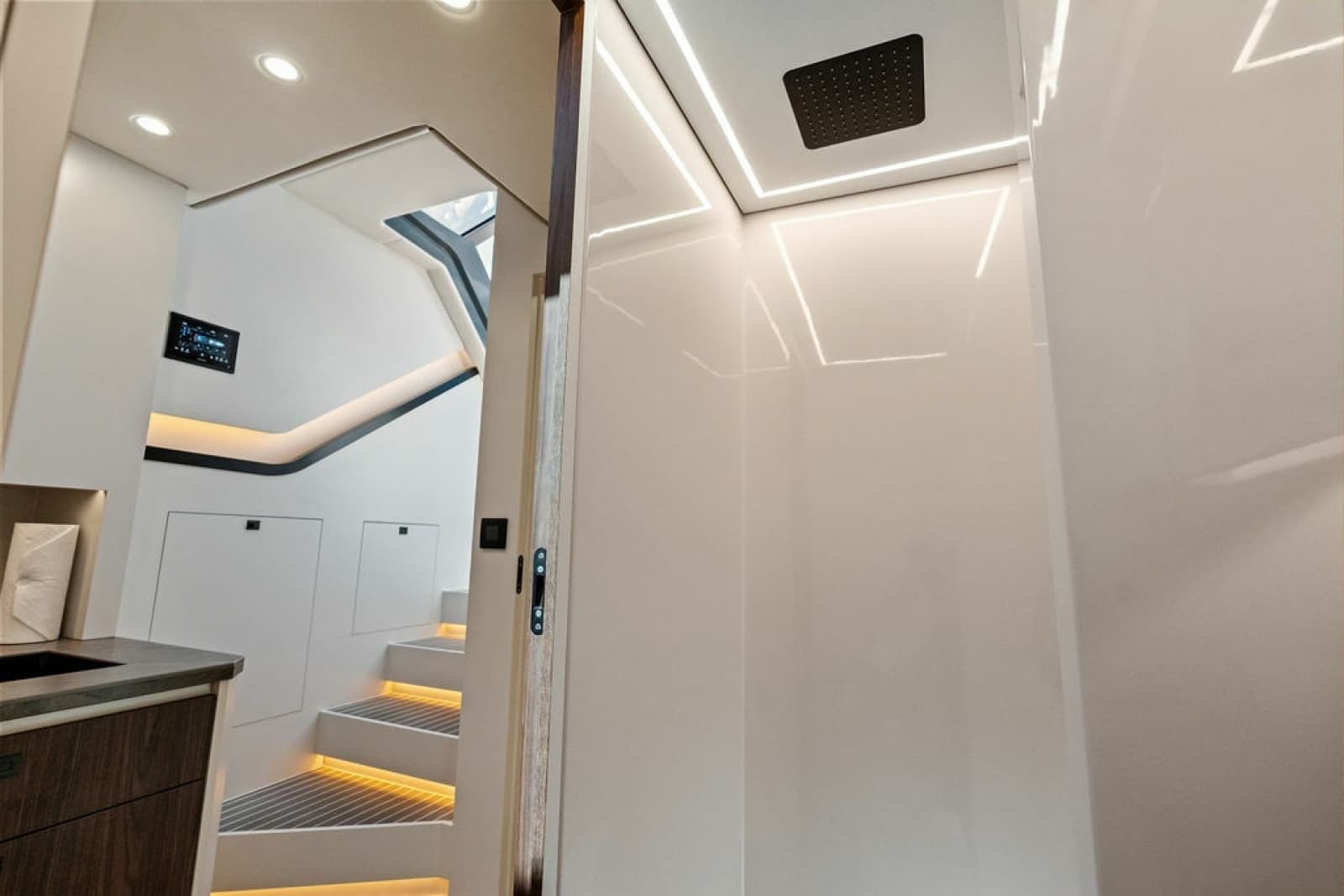 2024 Vanquish Yachts VQ55 - Photo 47