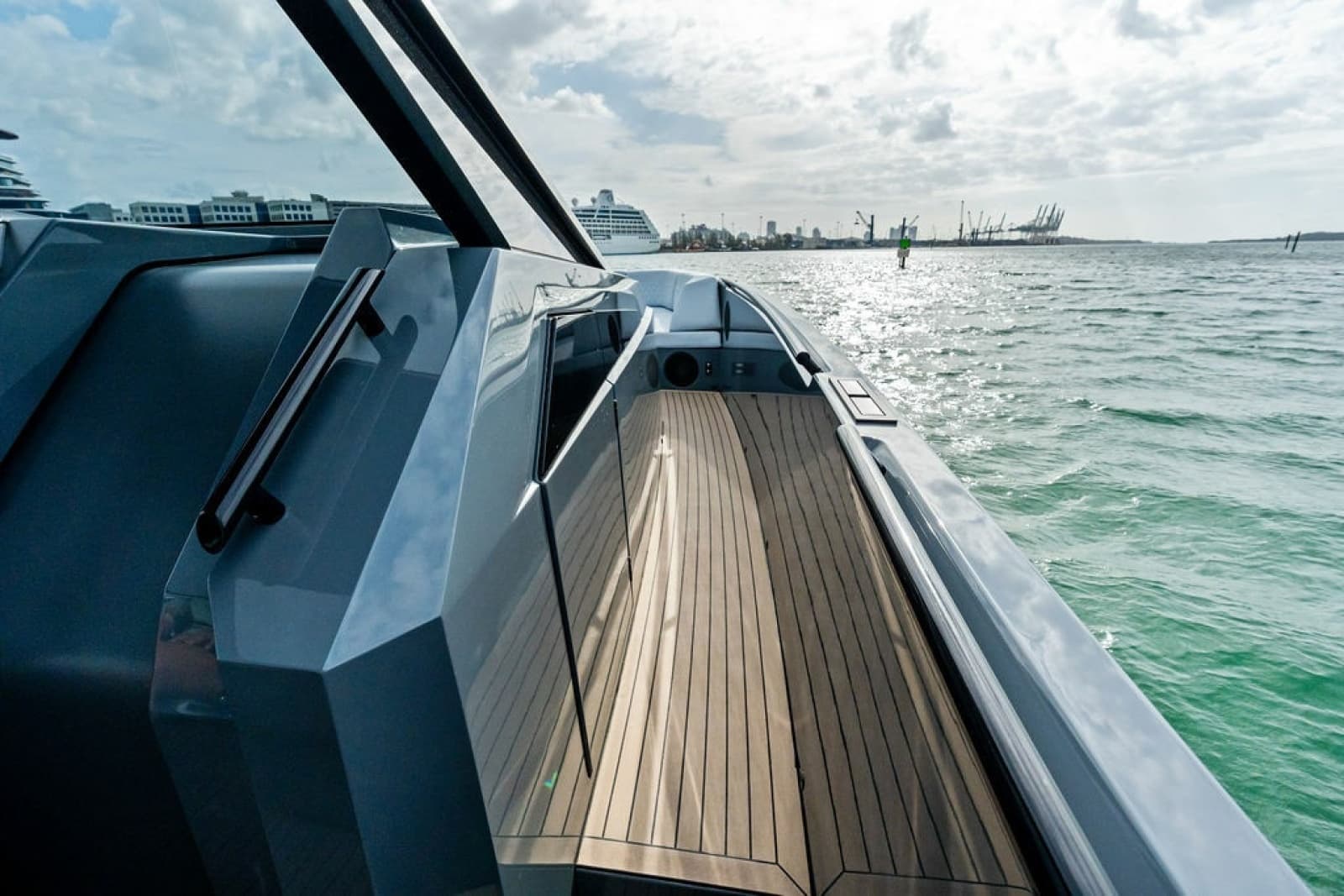 2024 Vanquish Yachts VQ55 - Photo 23