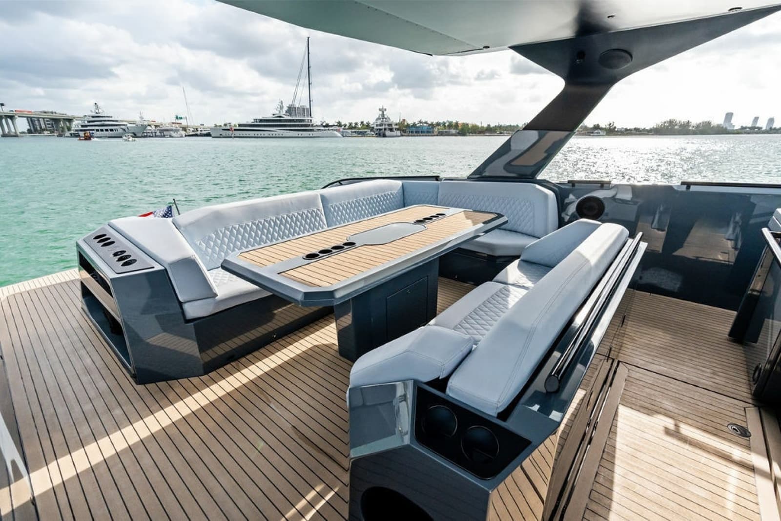 2024 Vanquish Yachts VQ55 - Photo 16