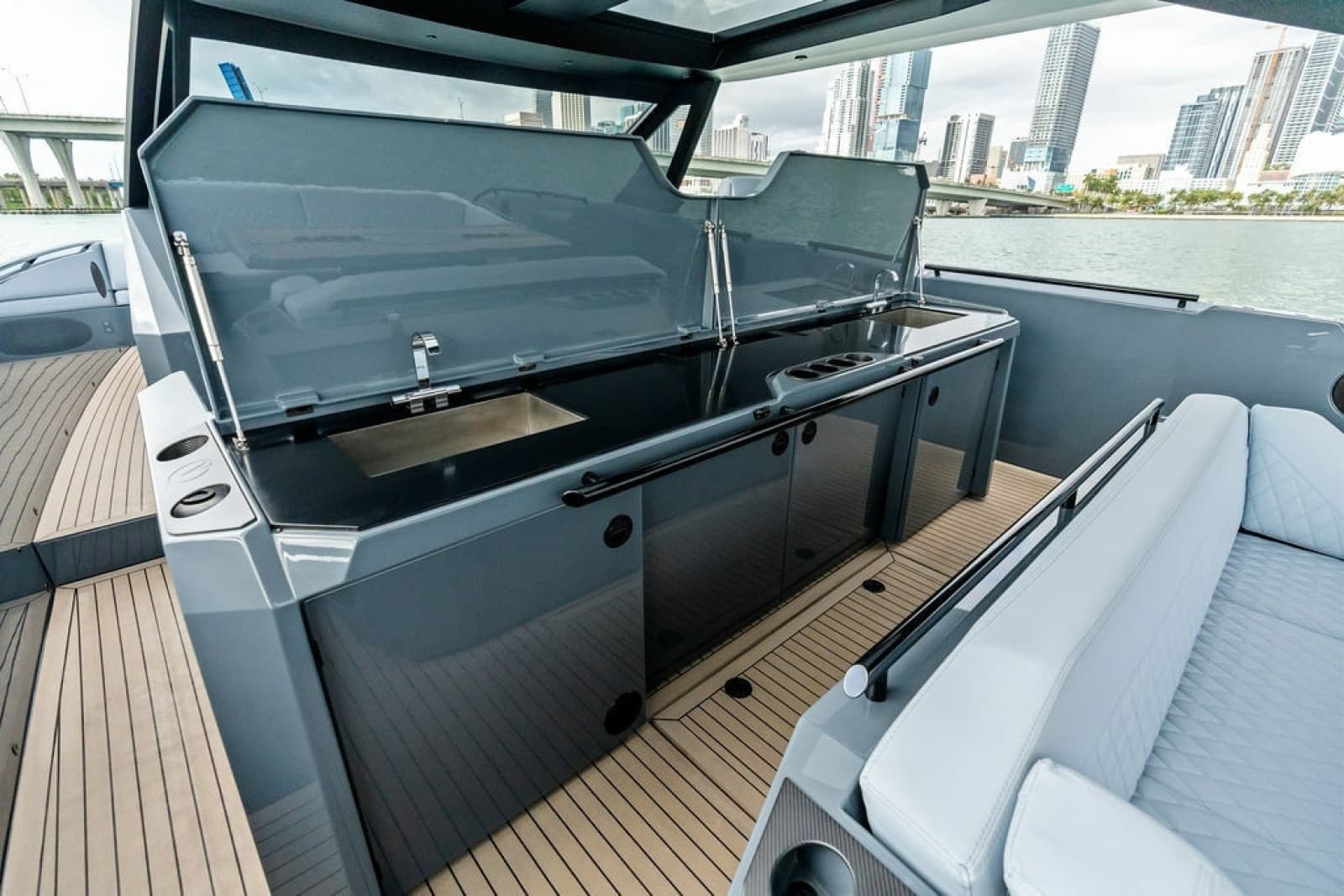 2024 Vanquish Yachts VQ55 - Photo 20