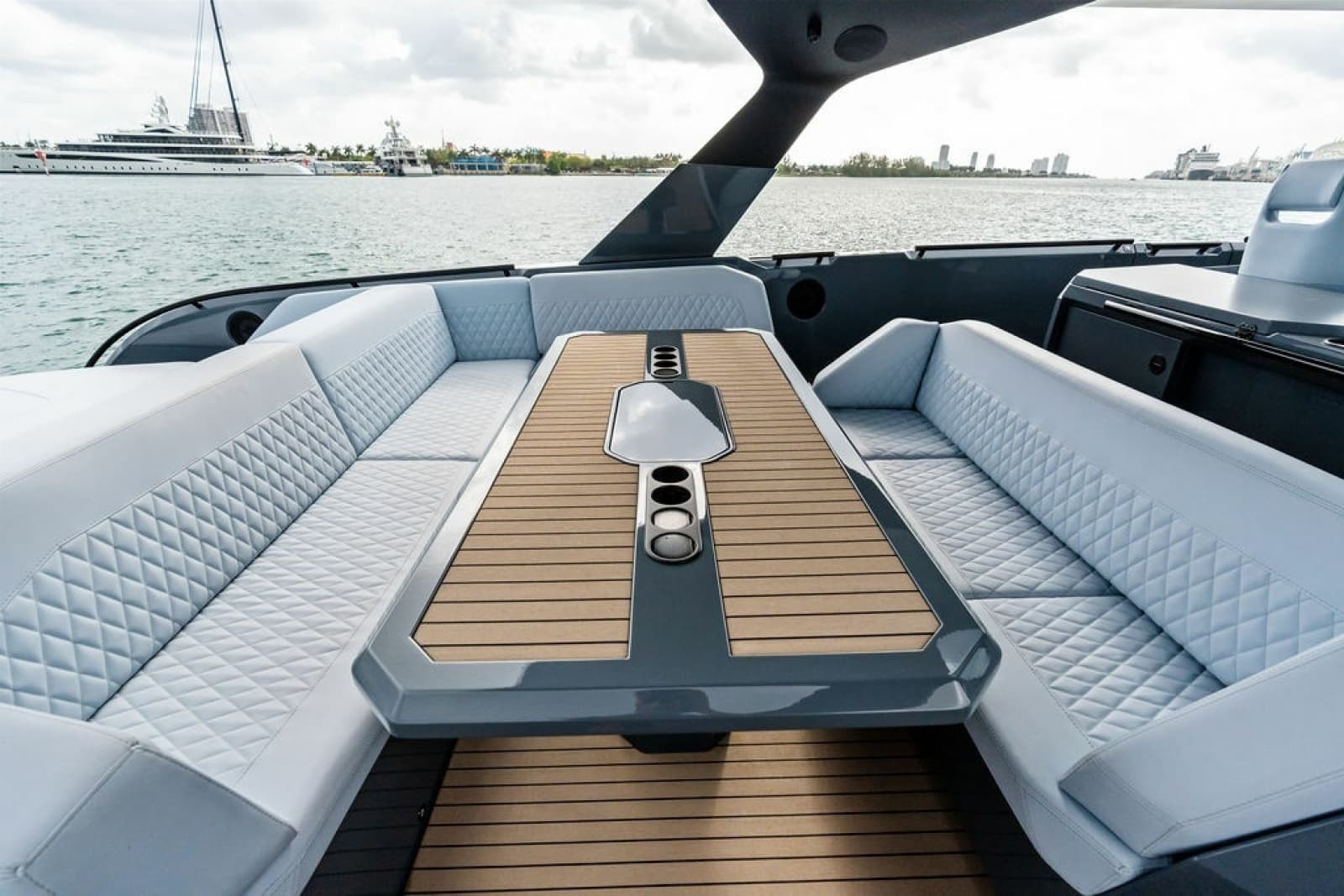 2024 Vanquish Yachts VQ55 - Photo 18