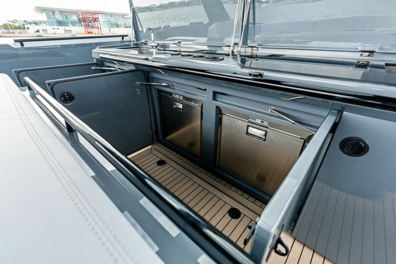2024 Vanquish Yachts VQ55 - Photo 31