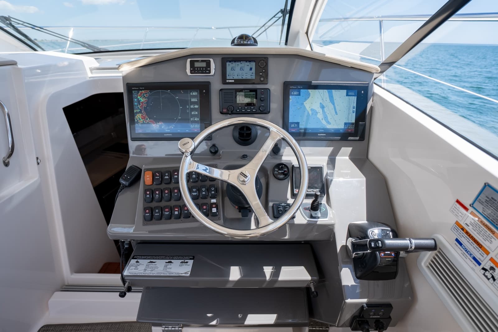 2015 Pursuit 365i SC - Photo 21