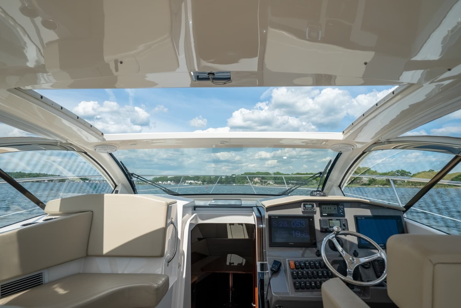 2015 Pursuit 365i SC - Photo 19