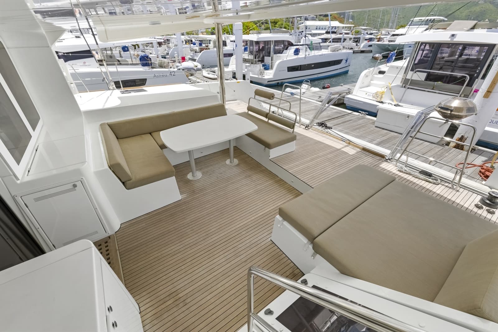 2022 Lagoon 52F - Photo 23