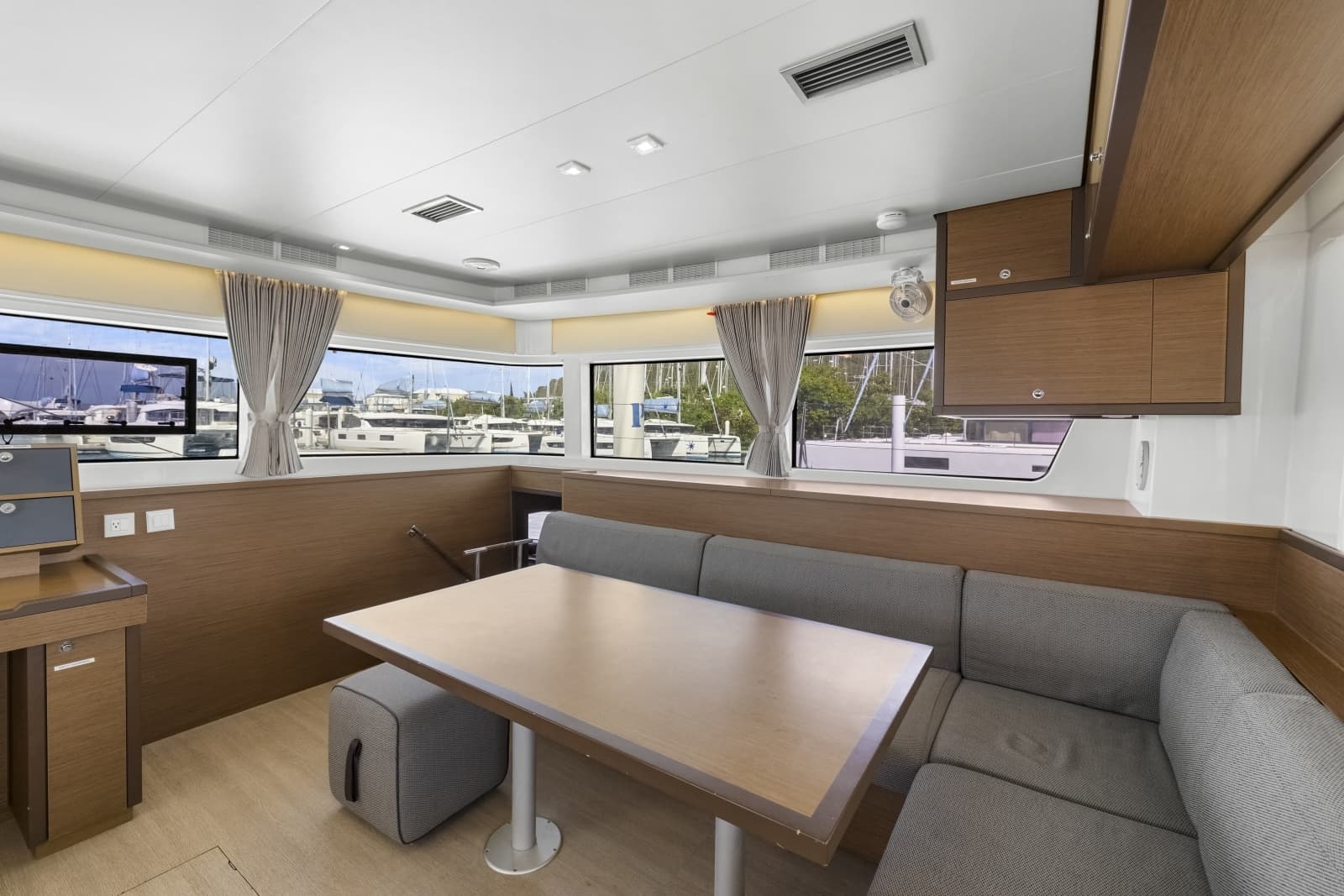 2022 Lagoon 52F - Photo 41