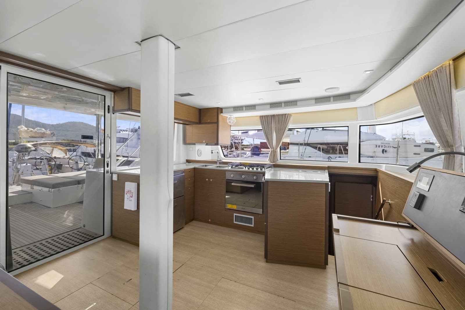 2022 Lagoon 52F - Photo 40