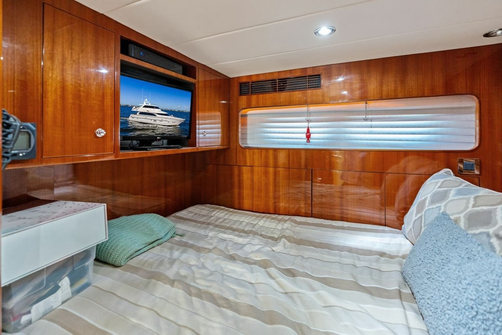 2005 Horizon 82 - Photo 77
