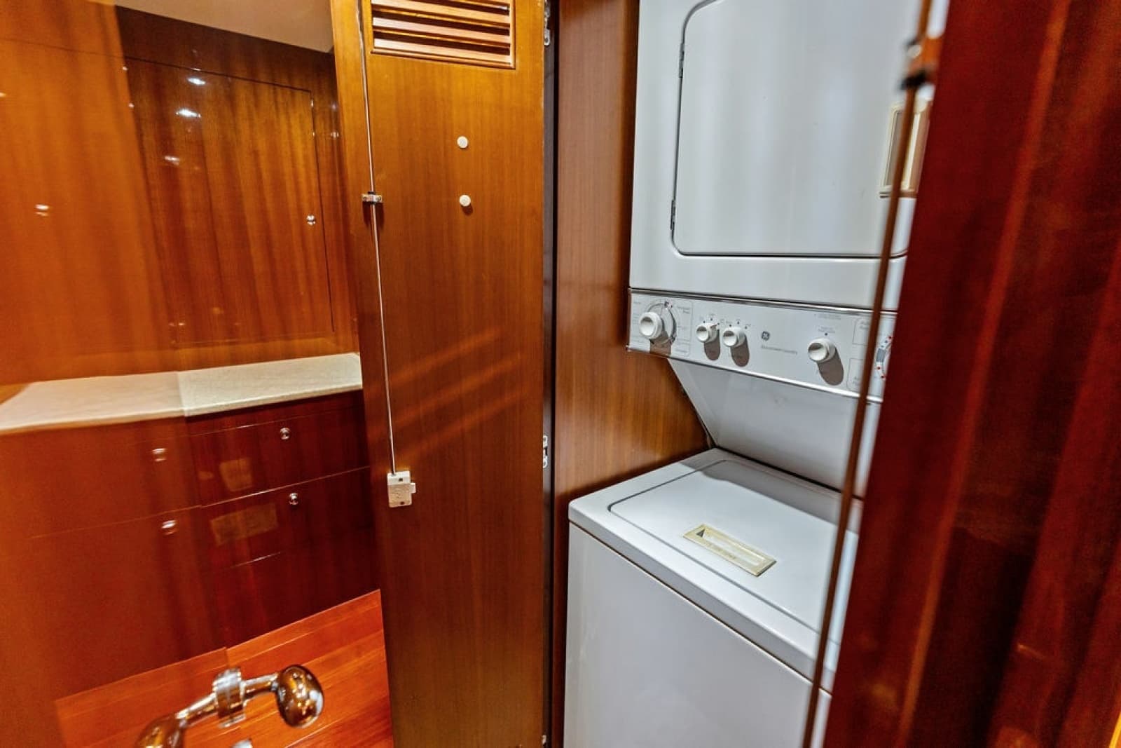 2005 Horizon 82 - Photo 74