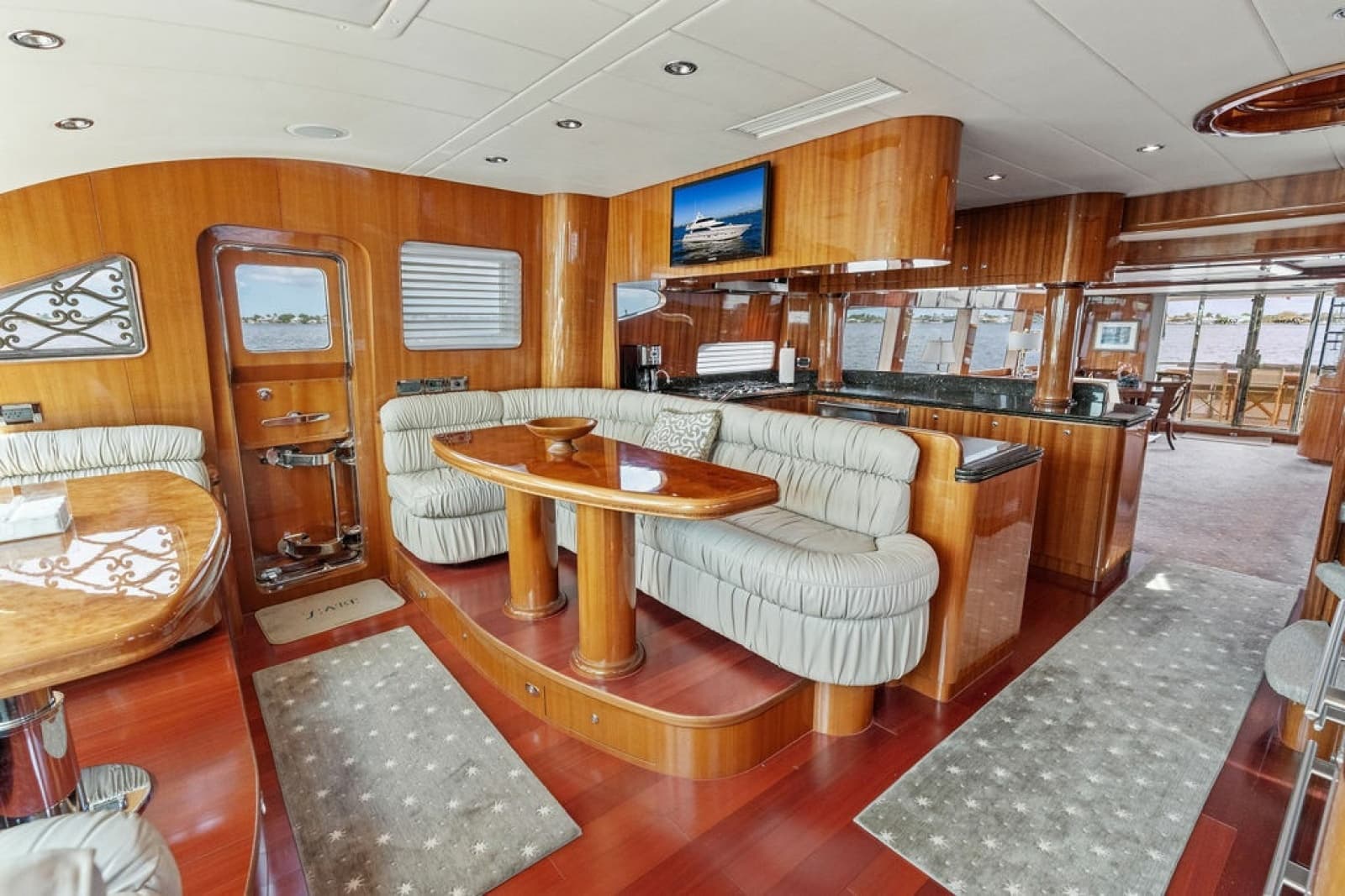 2005 Horizon 82 - Photo 40
