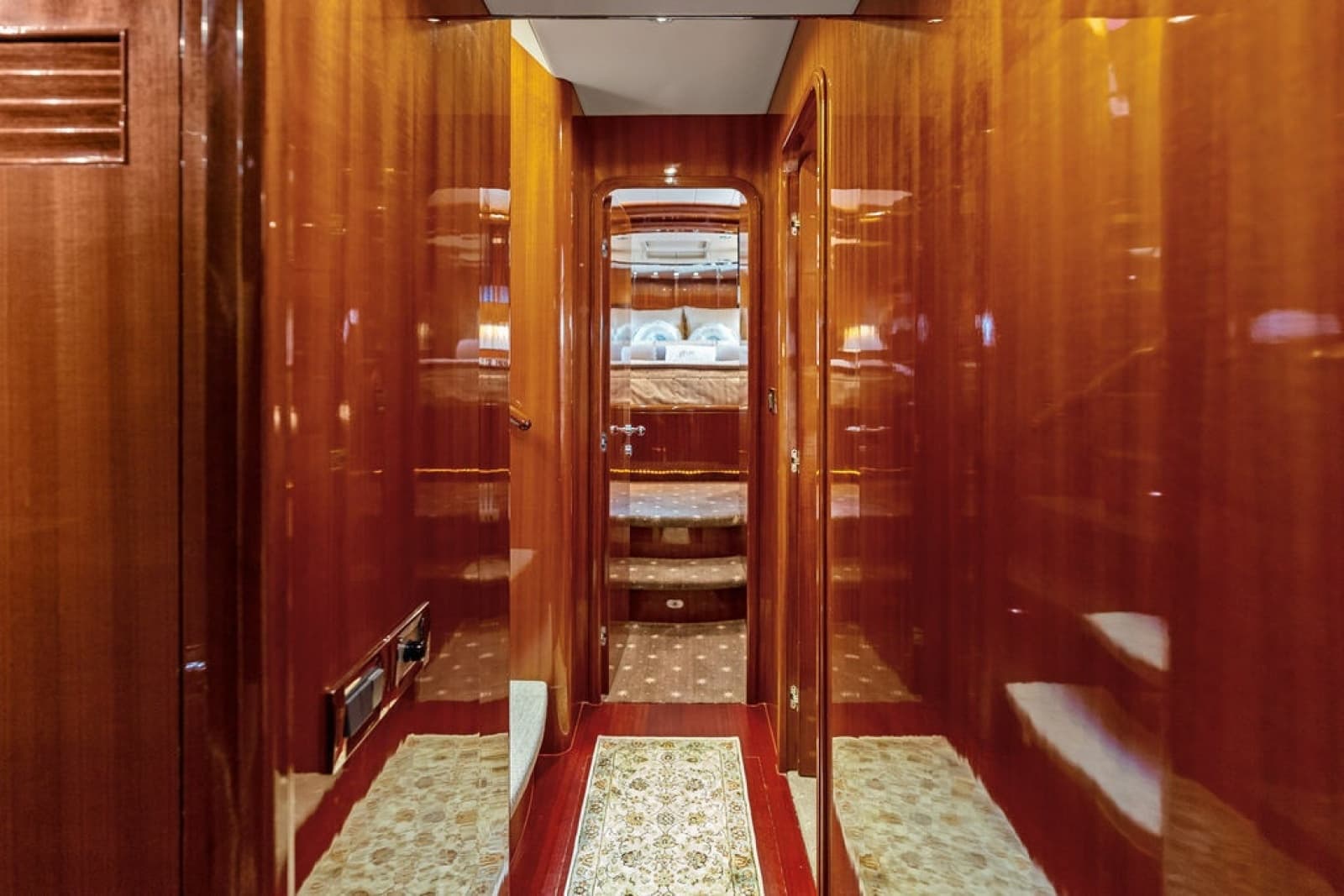 2005 Horizon 82 - Photo 50