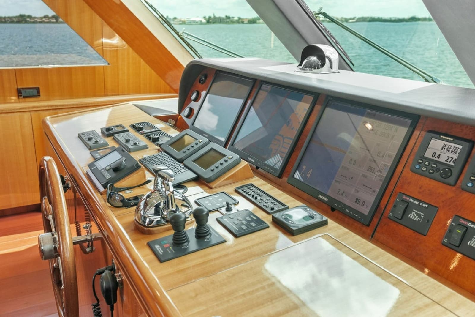 2005 Horizon 82 - Photo 46