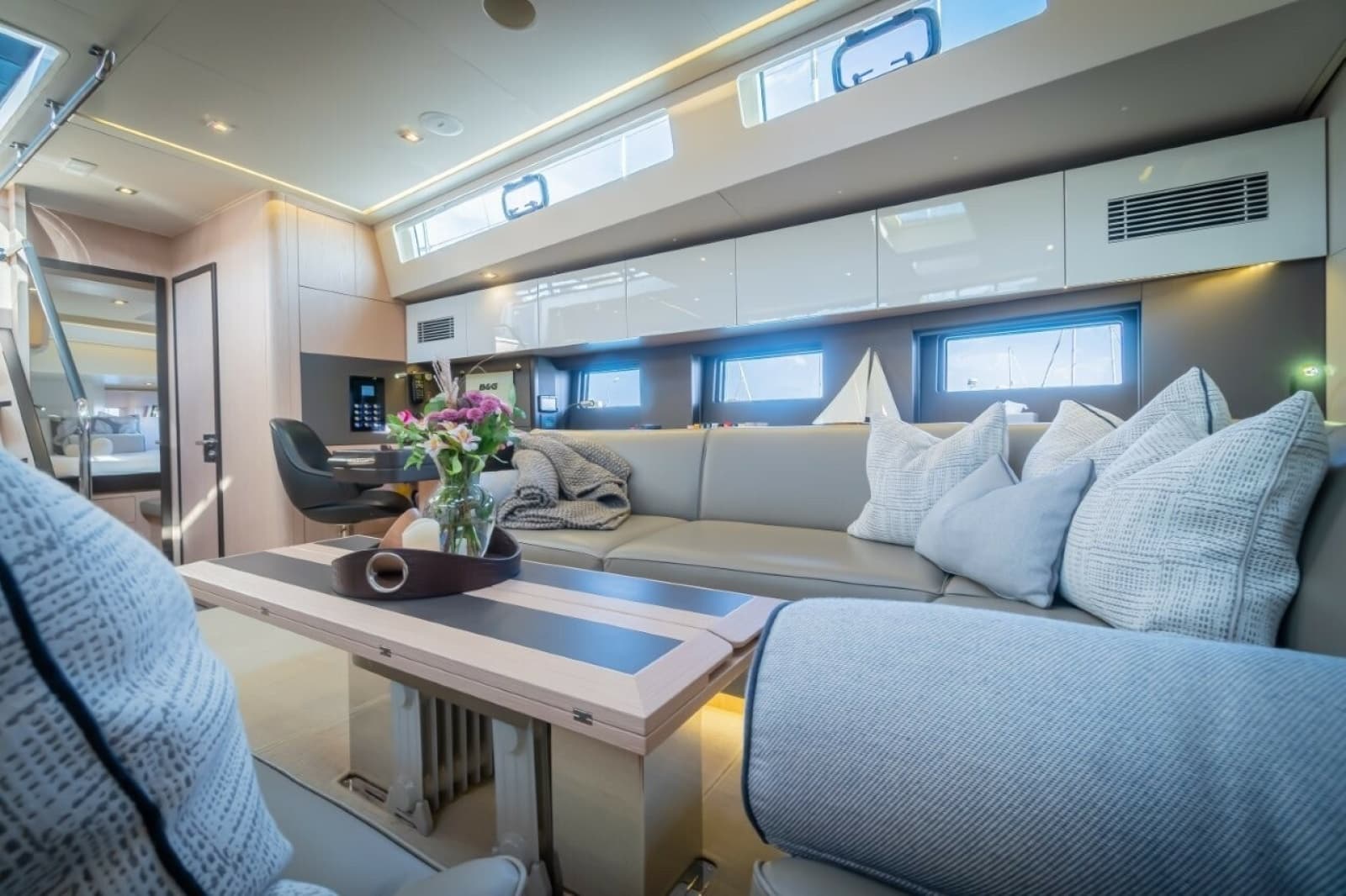 2020 Beneteau Oceanis Yacht 62 - Photo 22