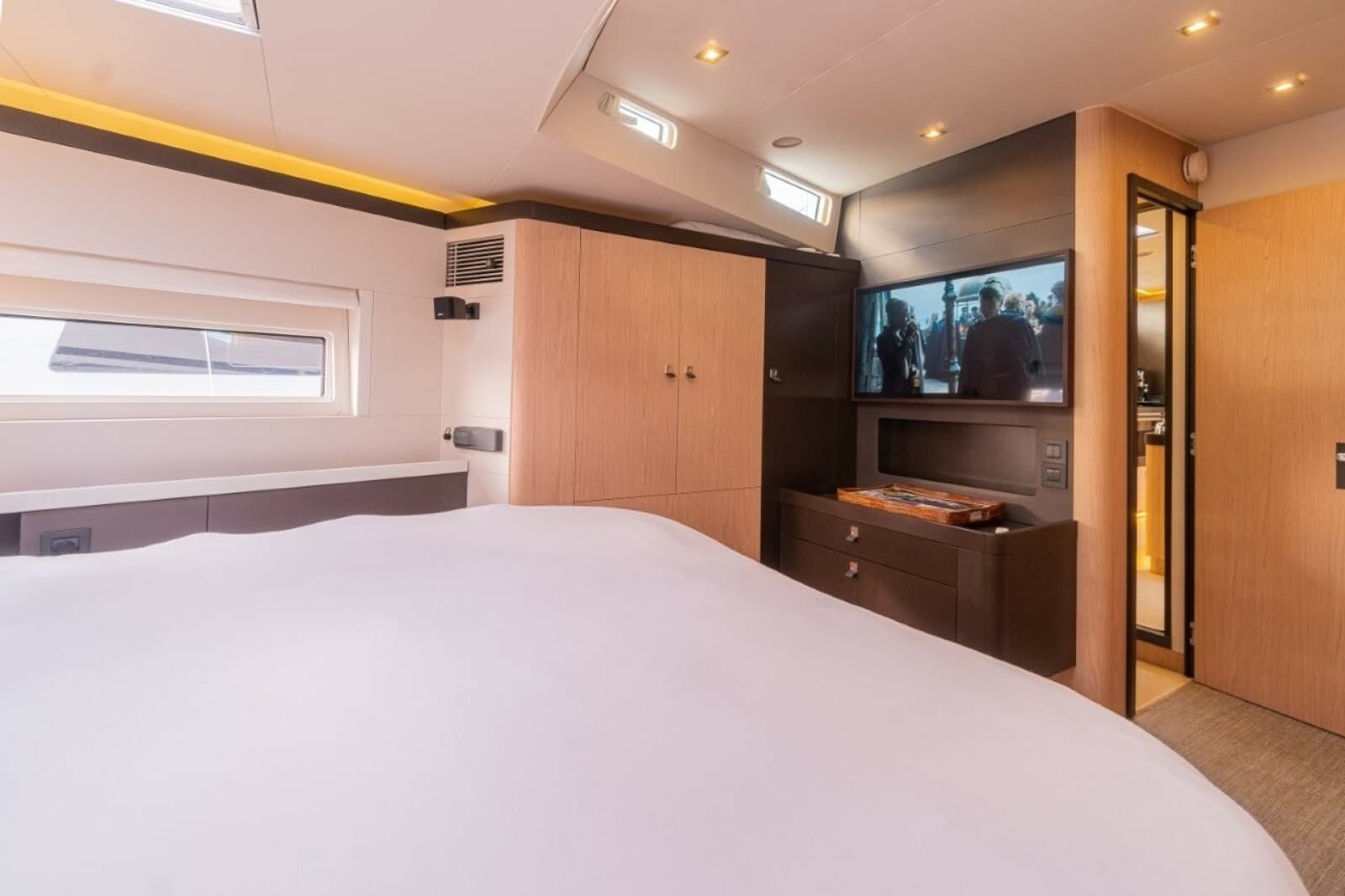 2020 Beneteau Oceanis Yacht 62 - Photo 45