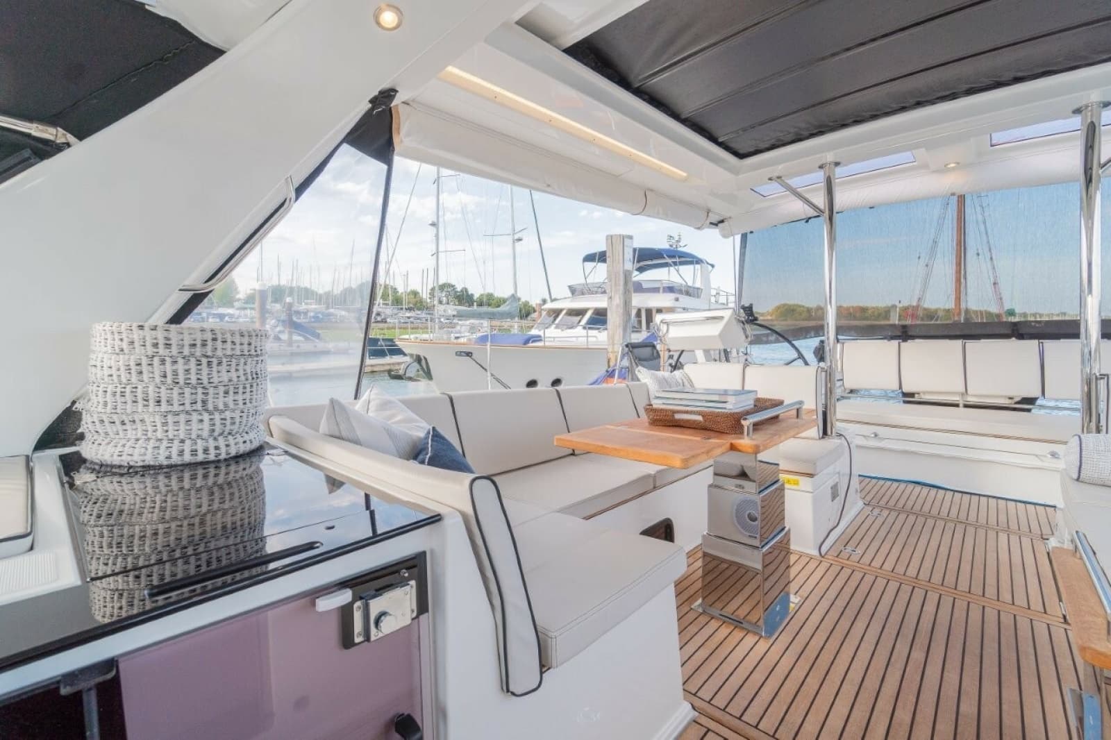 2020 Beneteau Oceanis Yacht 62 - Photo 7