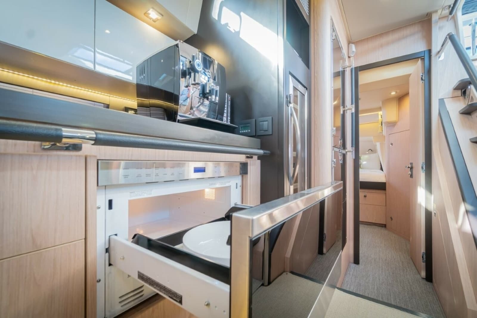 2020 Beneteau Oceanis Yacht 62 - Photo 31